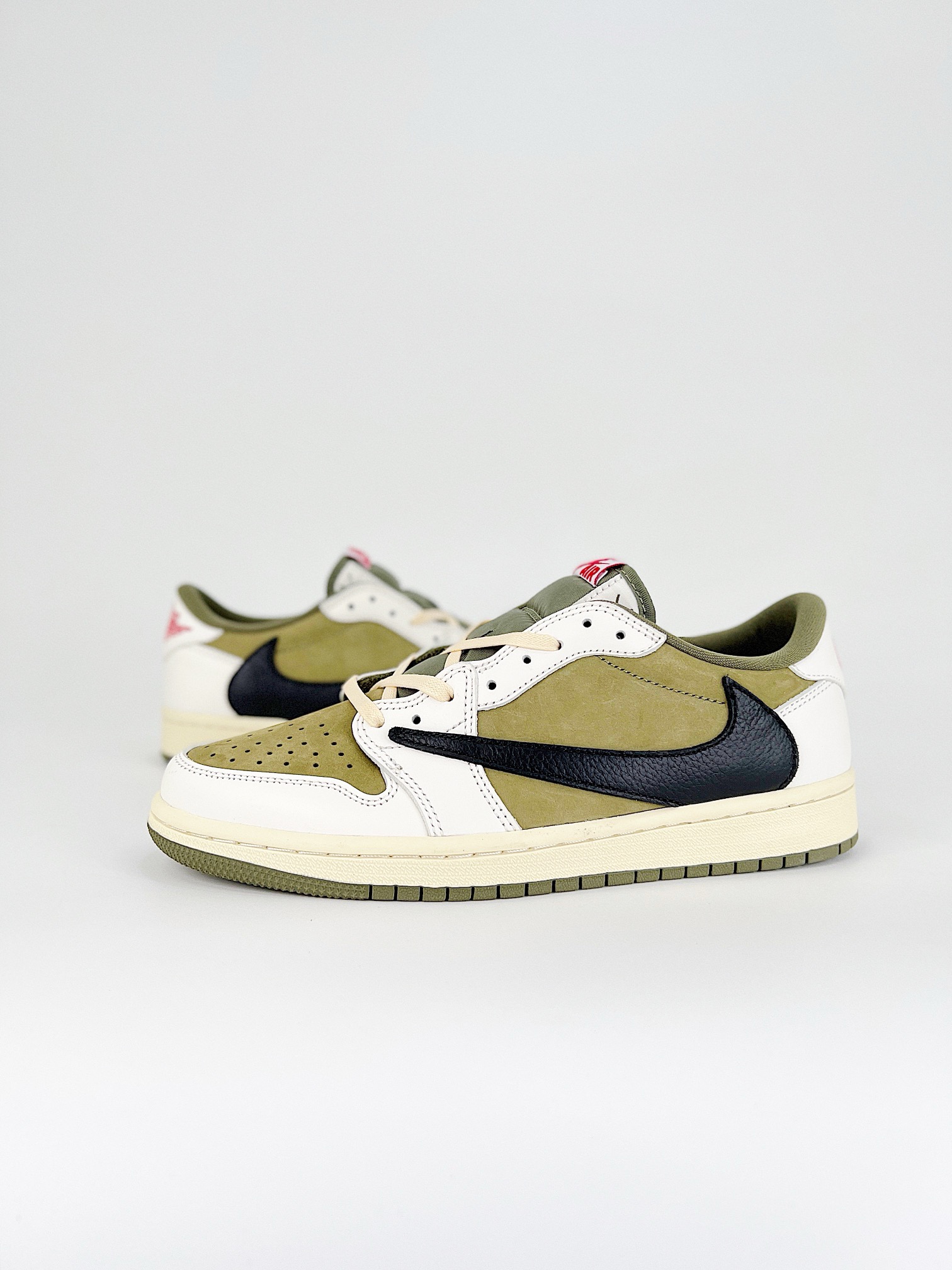 Travis Scott xAir Jordan1 Low