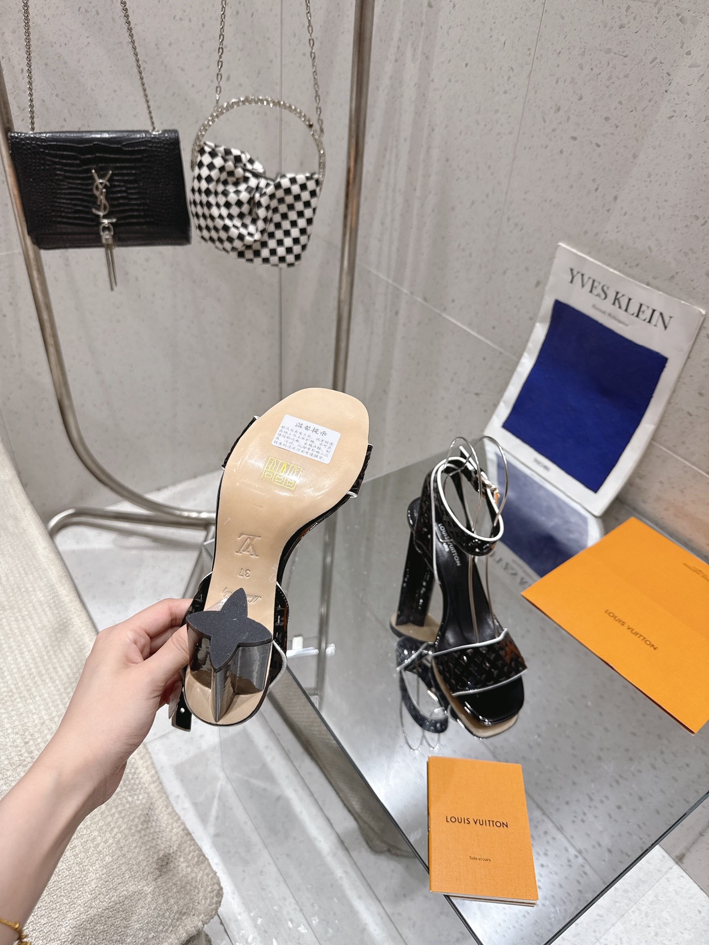 Women L*ouis V*uitton Top Sandals