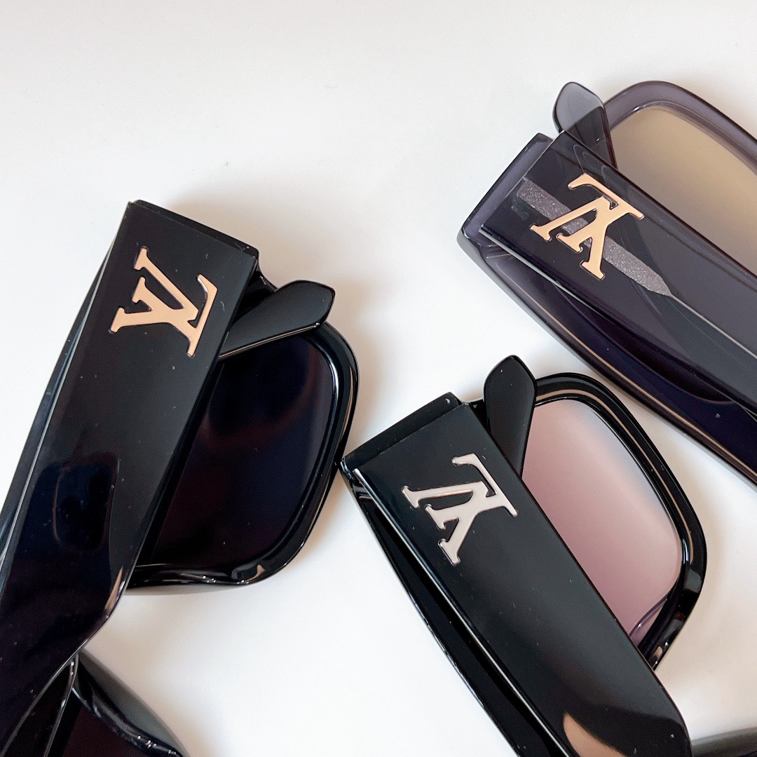 L*ouis V*uitton Glasses