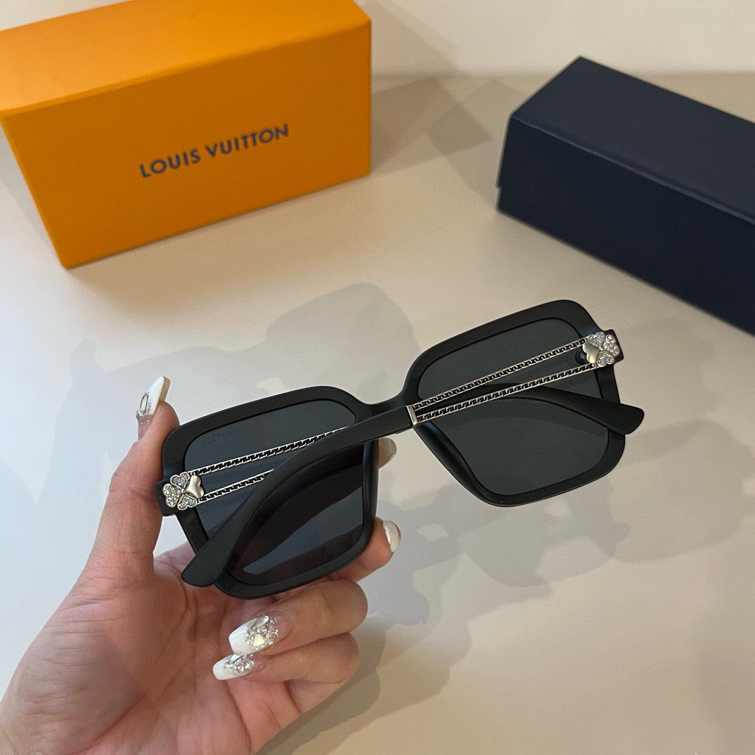 L*ouis V*uitton Glasses