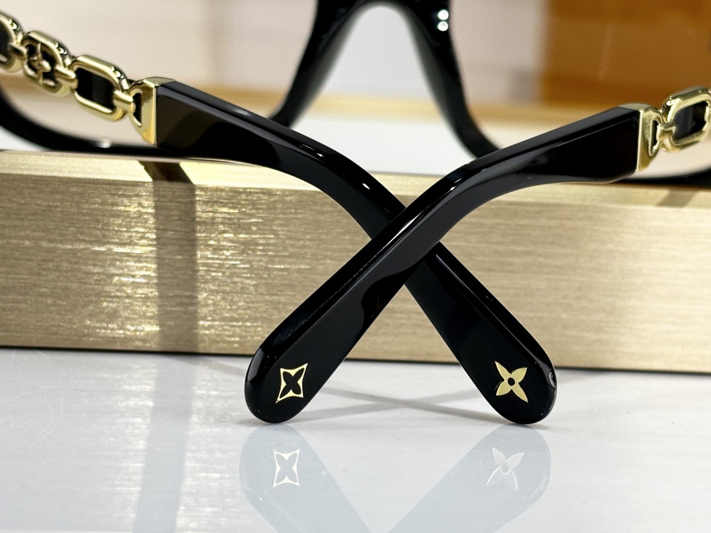 L*ouis V*uitton Glasses