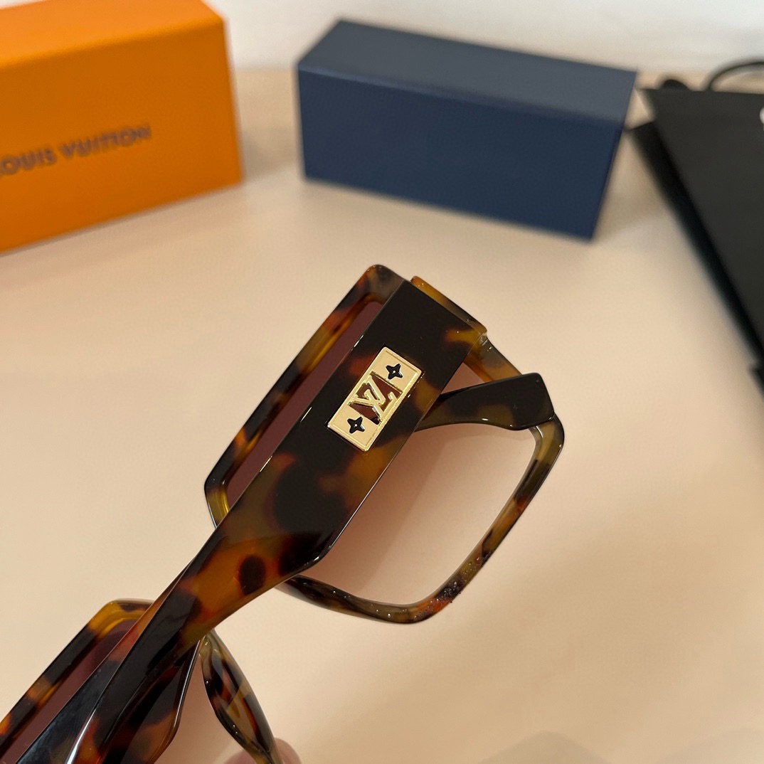 L*ouis V*uitton Glasses