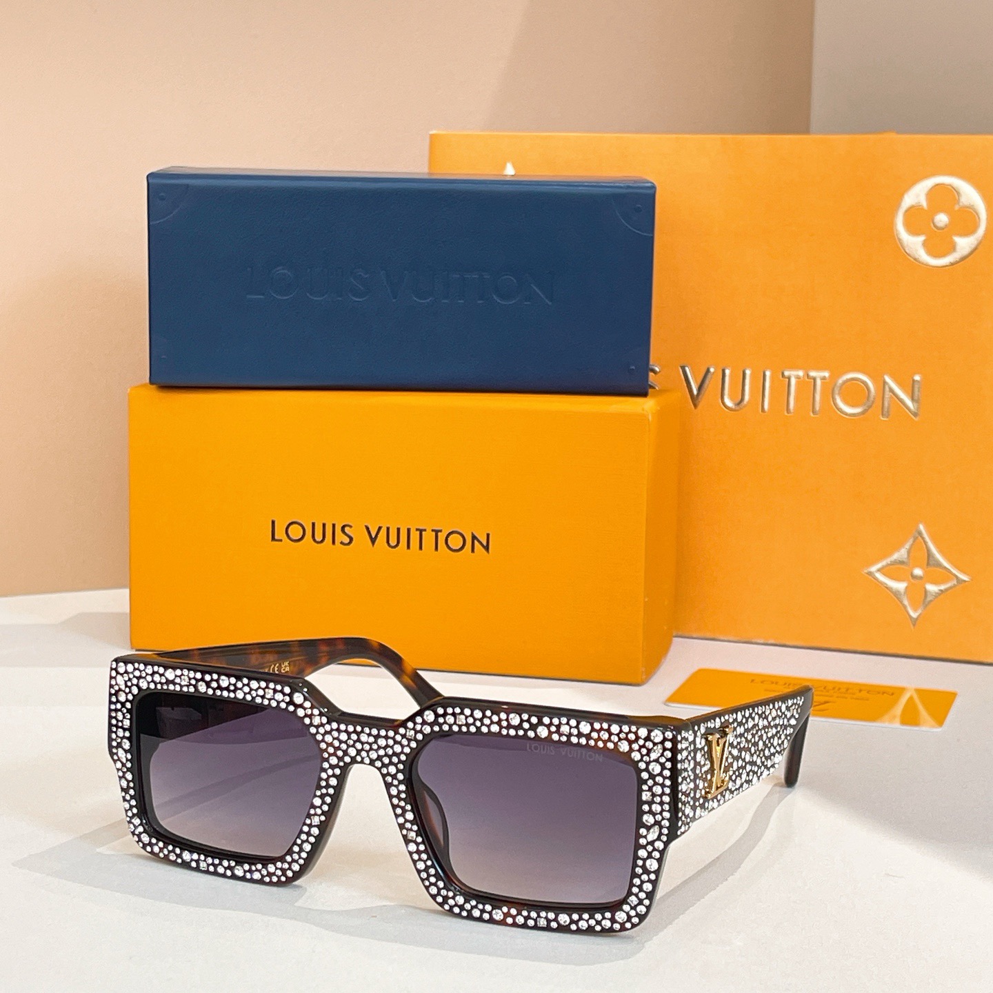 L*ouis V*uitton Glasses
