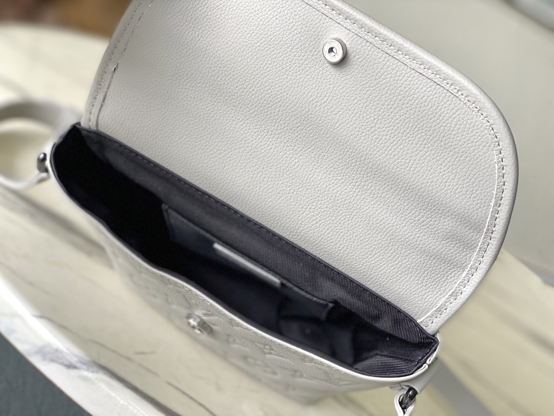 L*ouis V*uitton Top Bag