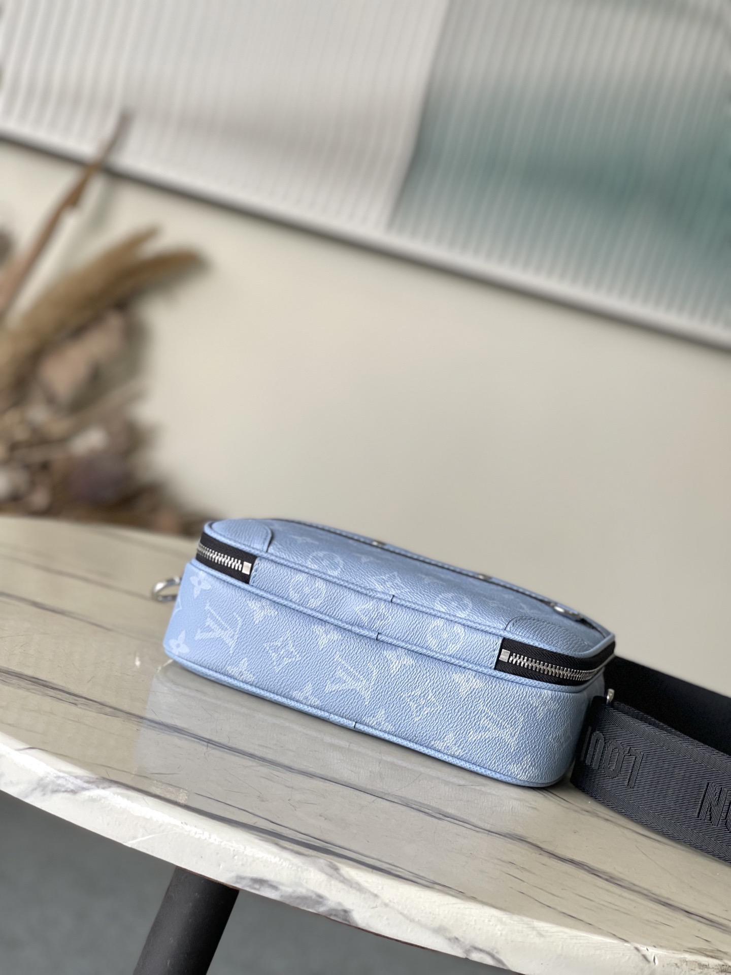 L*ouis V*uitton Top Bag