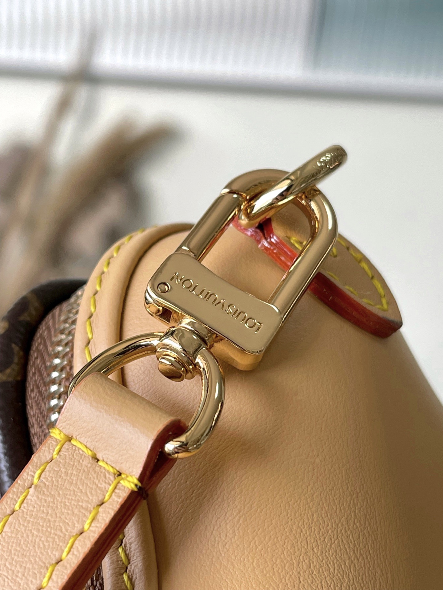 L*ouis V*uitton Top Bag