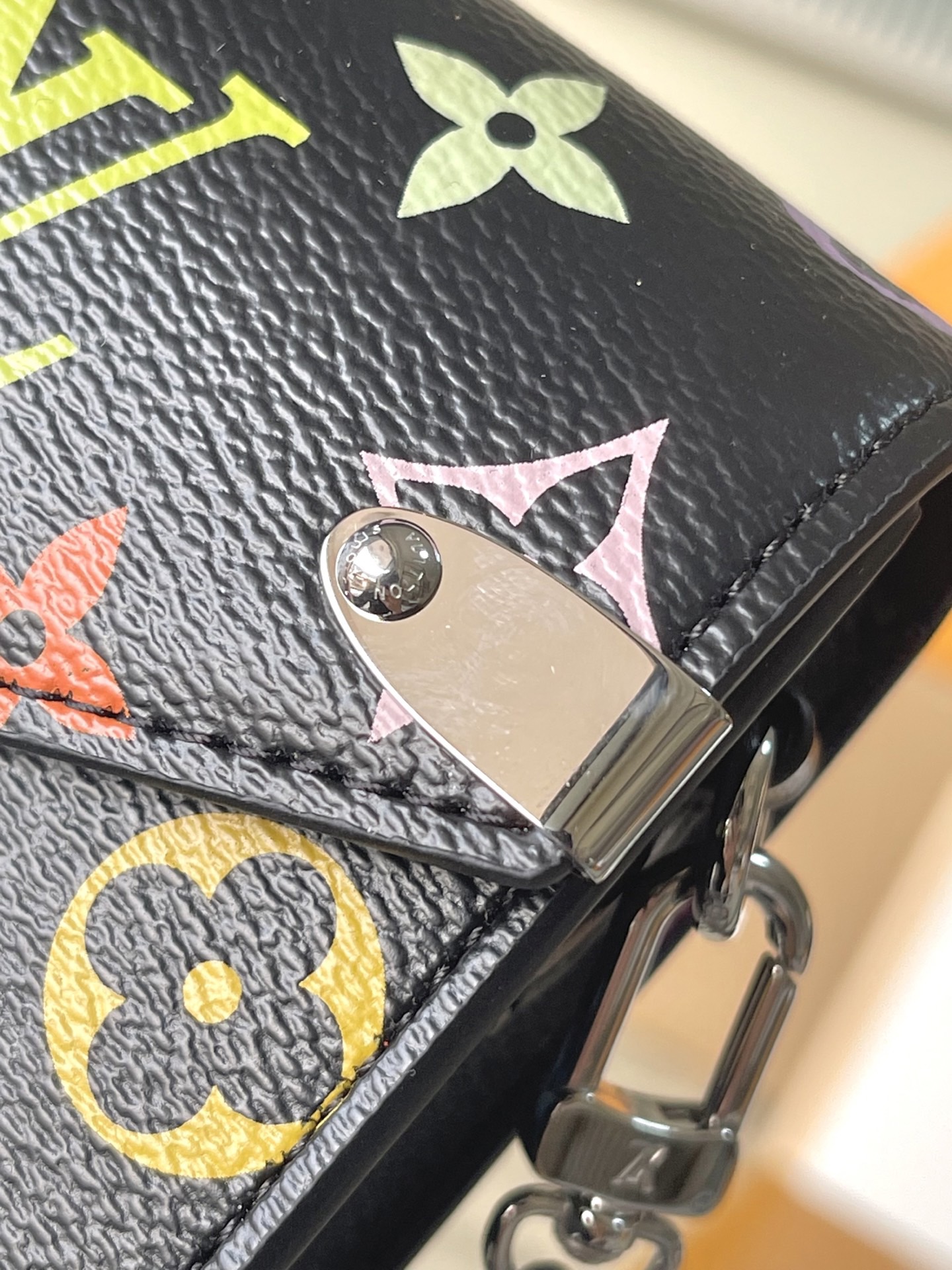 L*ouis V*uitton Top Bag