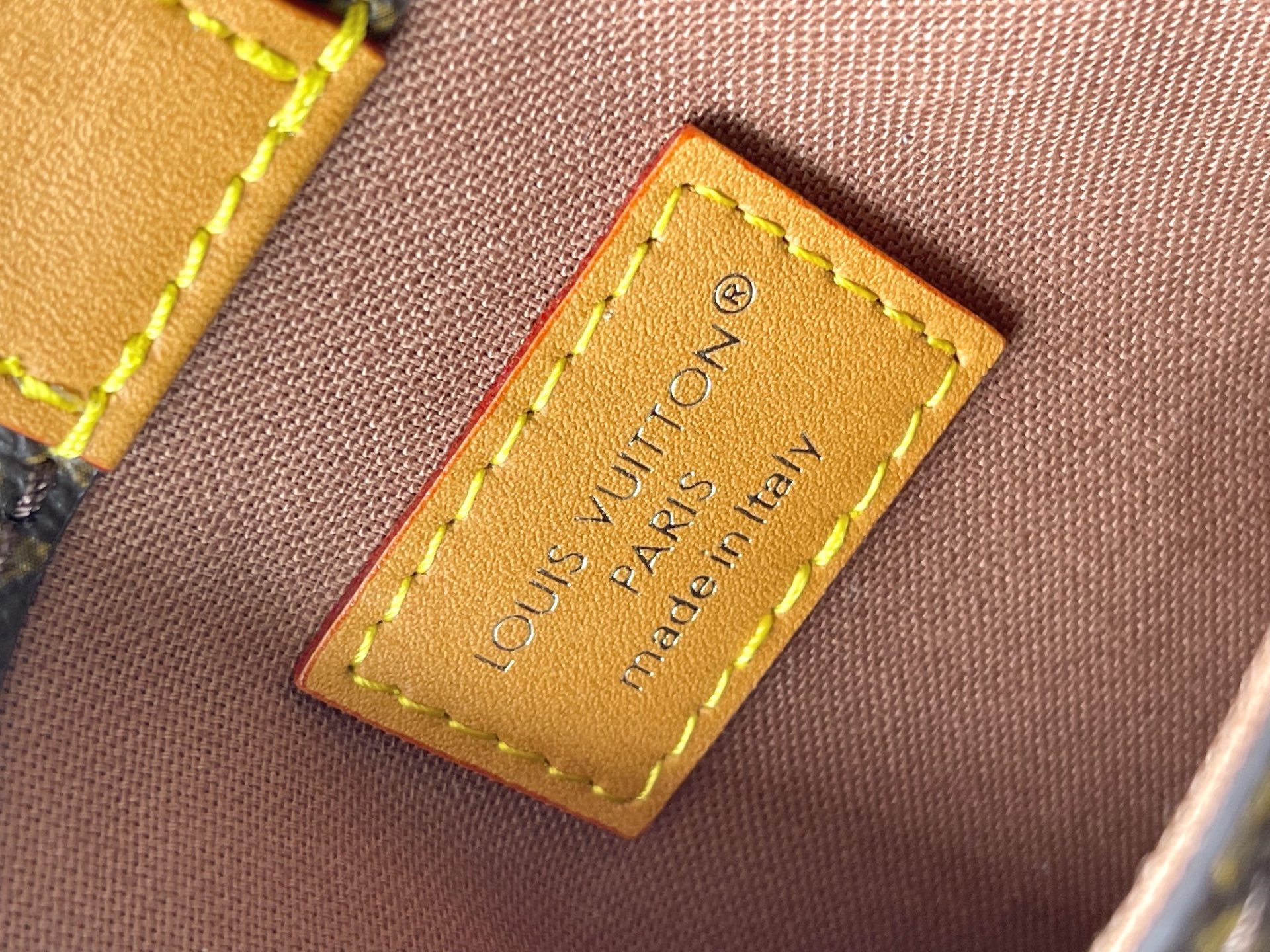 L*ouis V*uitton Top Bag