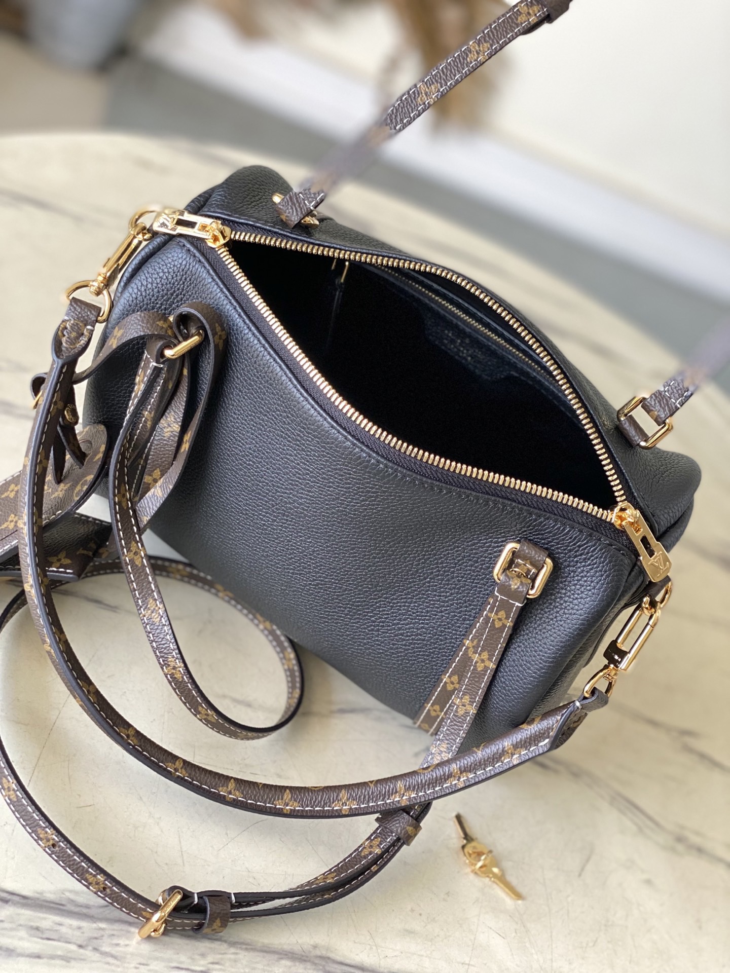 L*ouis V*uitton Top Bag