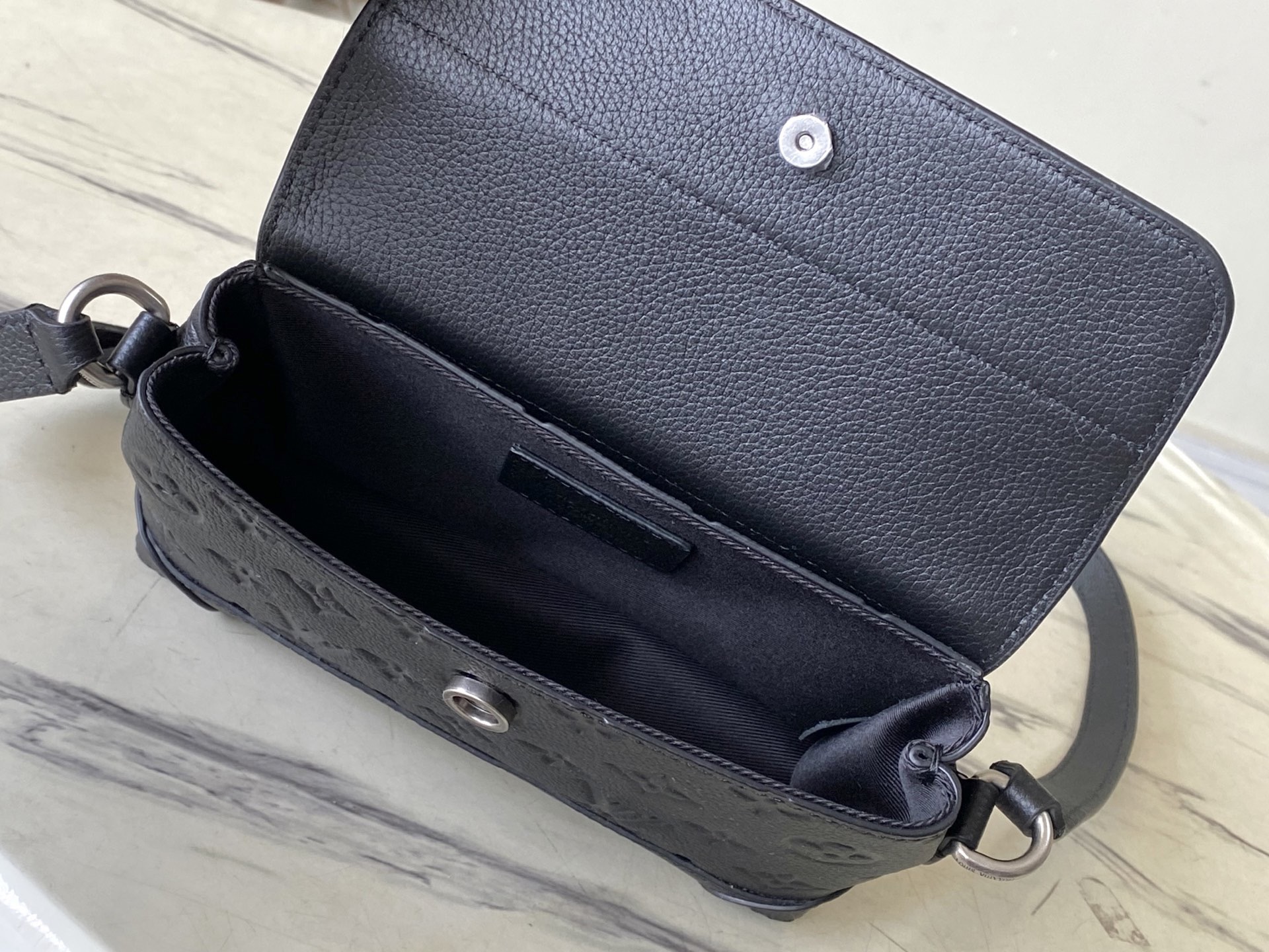 L*ouis V*uitton Top Bag