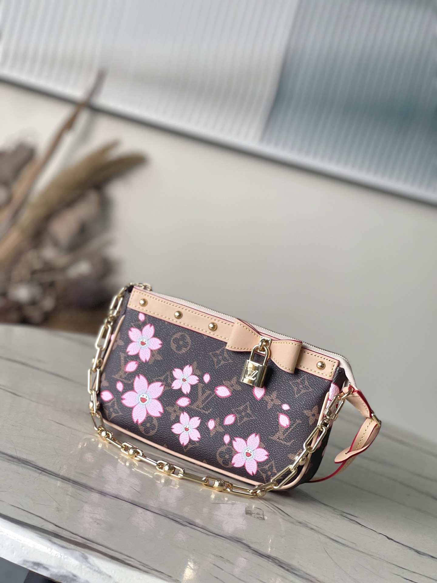 L*ouis V*uitton Top Bag