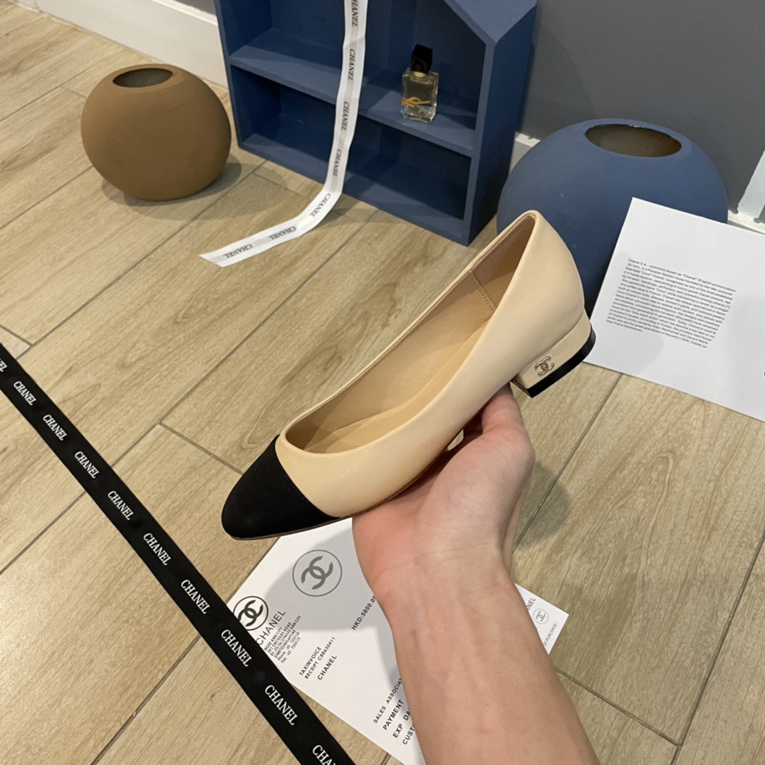 Women Top Quality C*hanel shoes