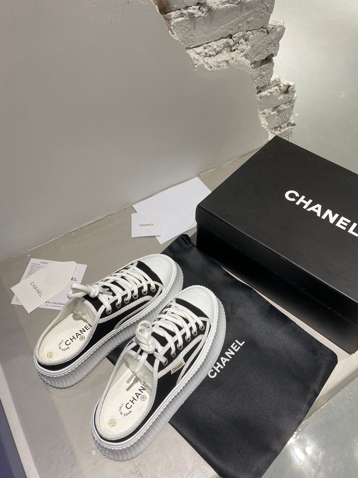 Women Top Quality C*hanel shoes