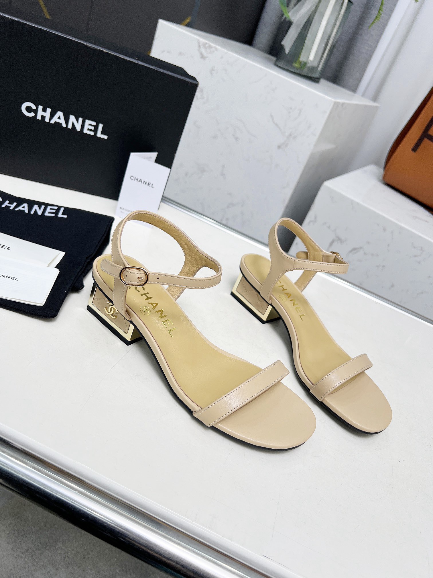 Women Top Quality C*hanel shoes