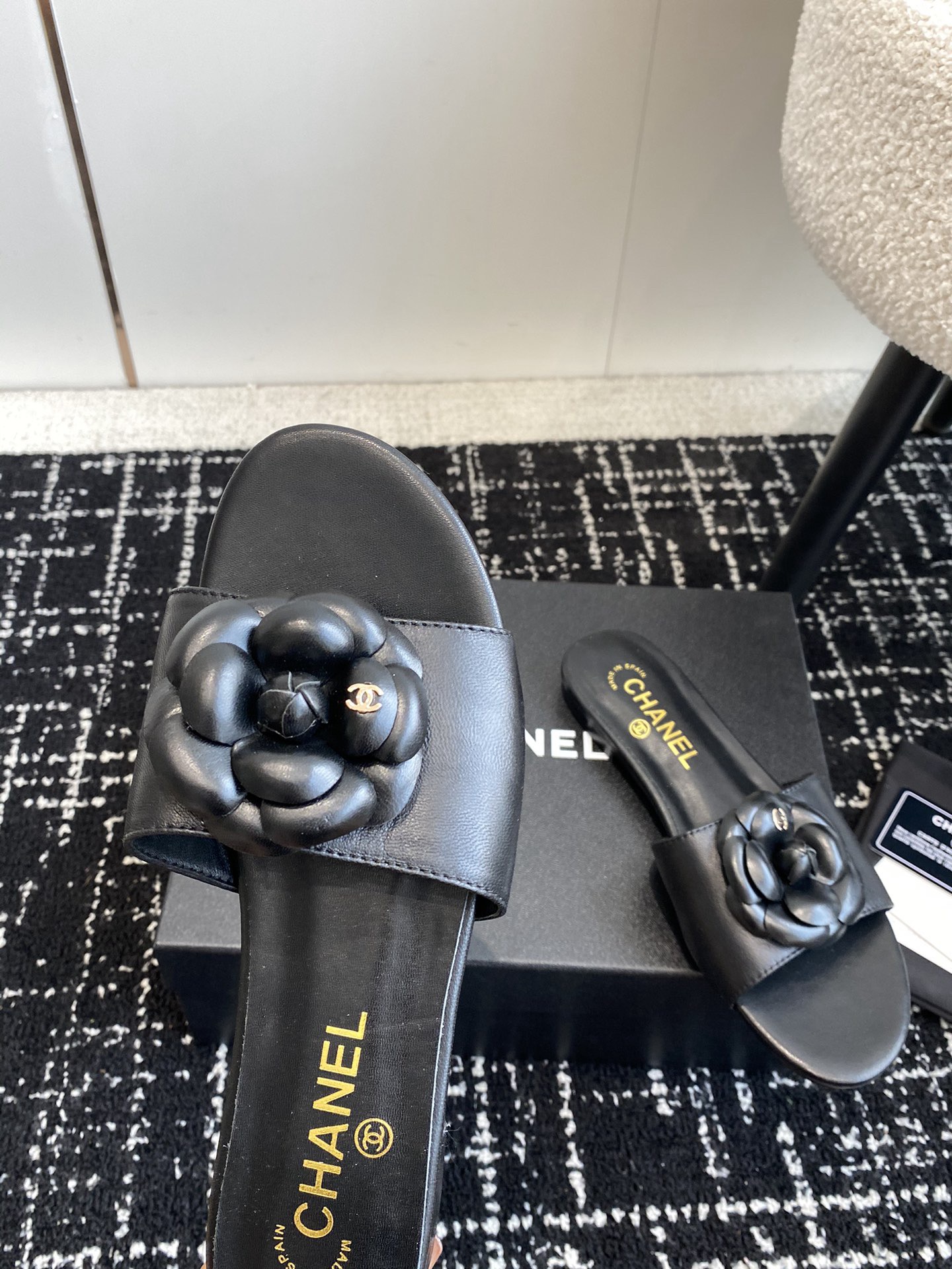 Women Top Quality C*hanel shoes