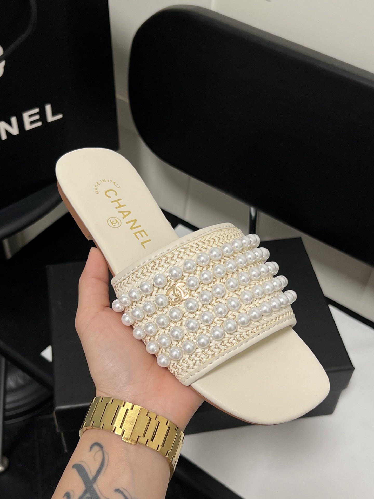 Women Top Quality C*hanel shoes