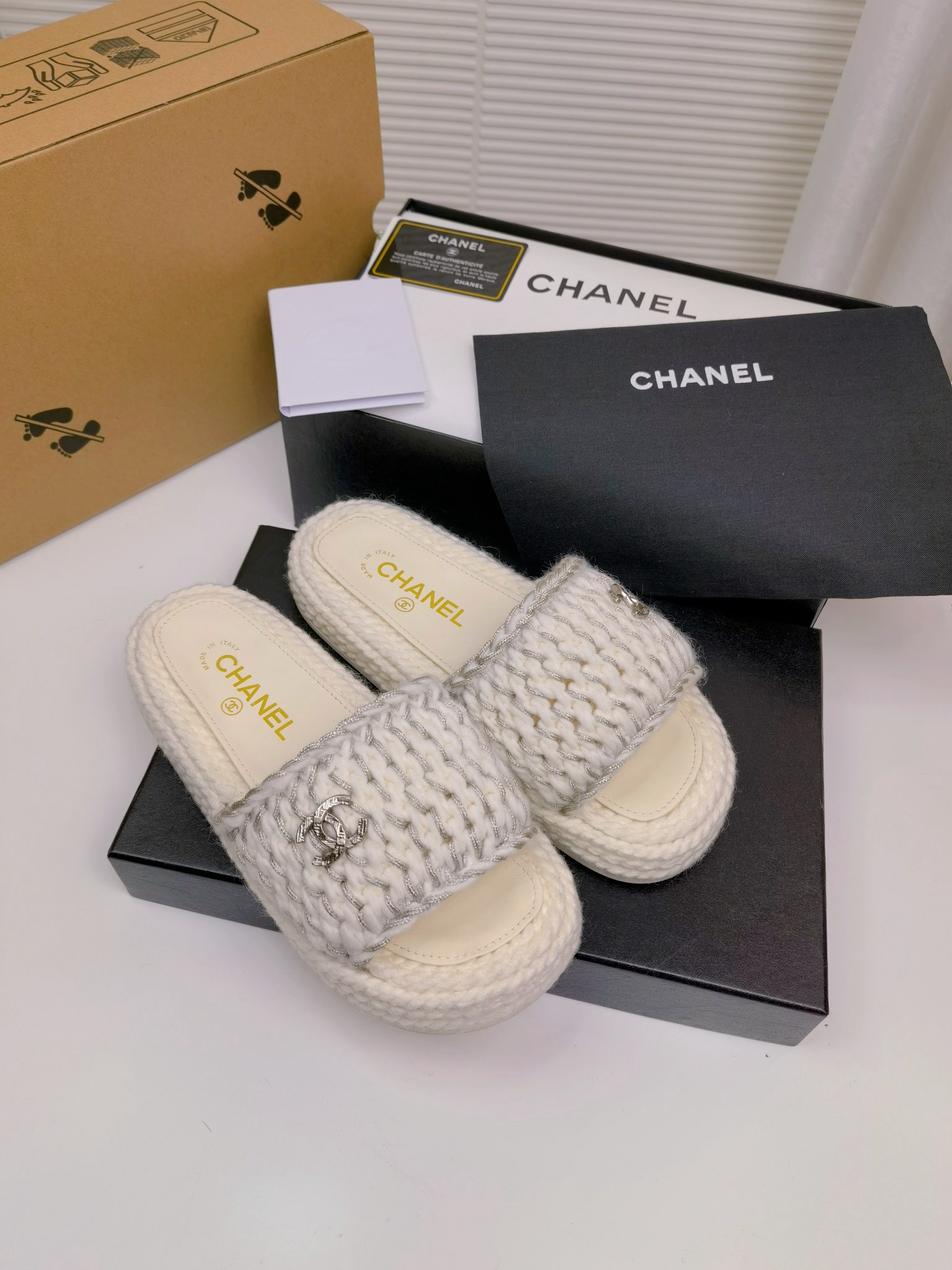 Women Top Quality C*hanel shoes