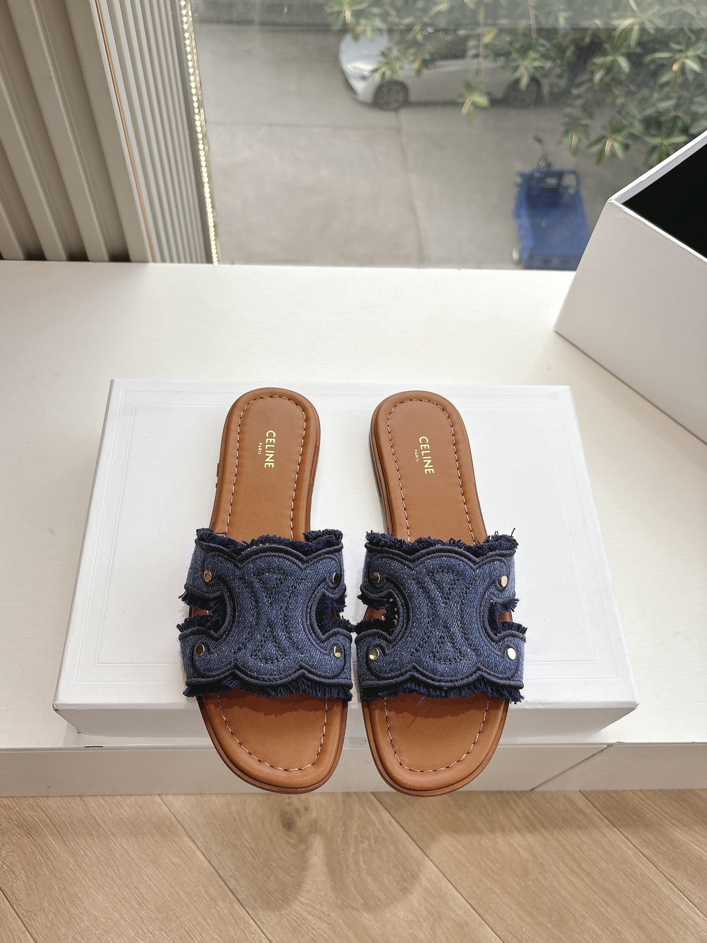 Women Top Quality C*eline shoes