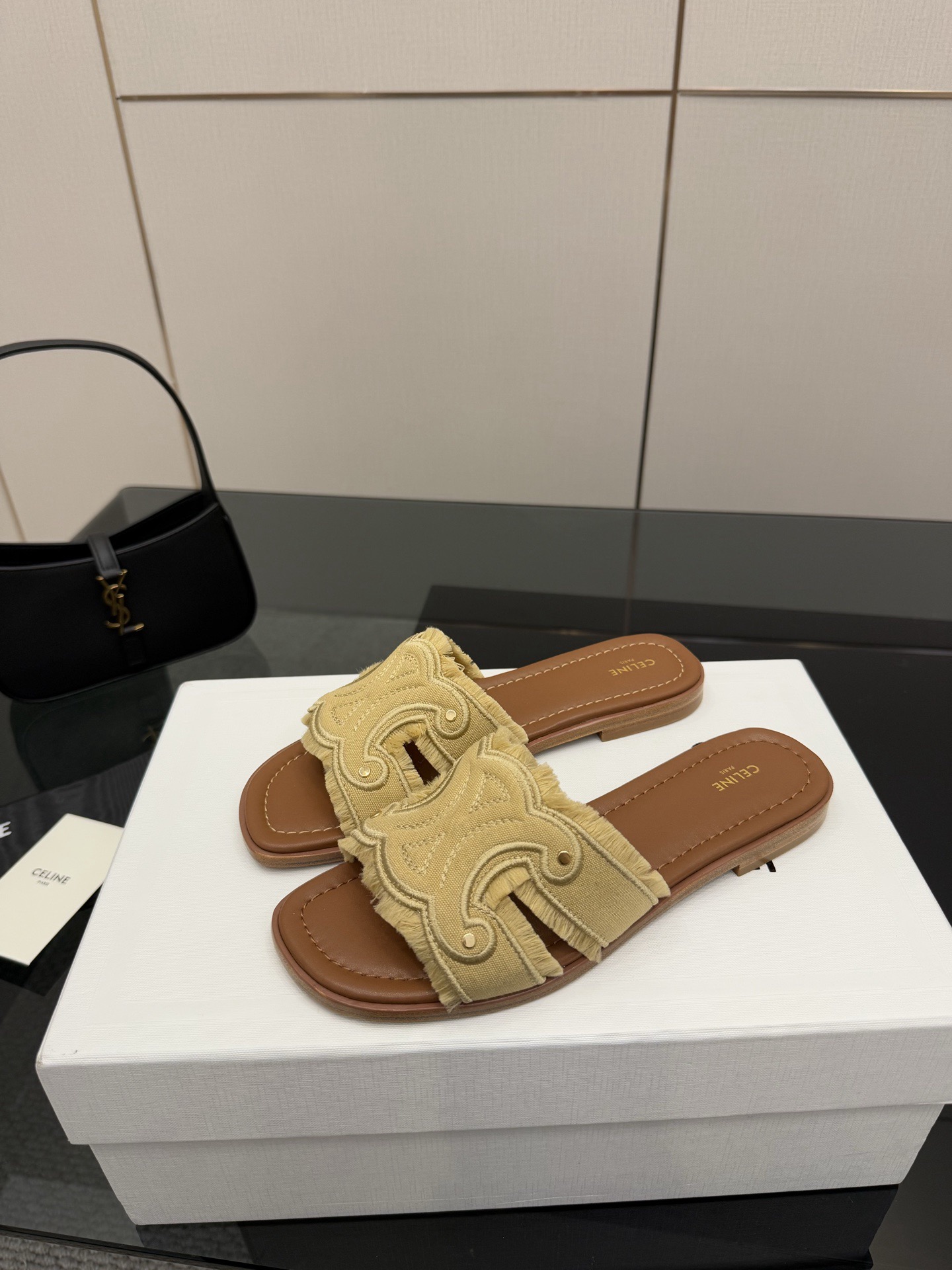 Women Top Quality C*eline shoes