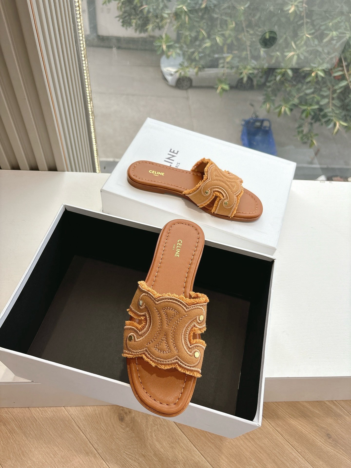 Women Top Quality C*eline shoes