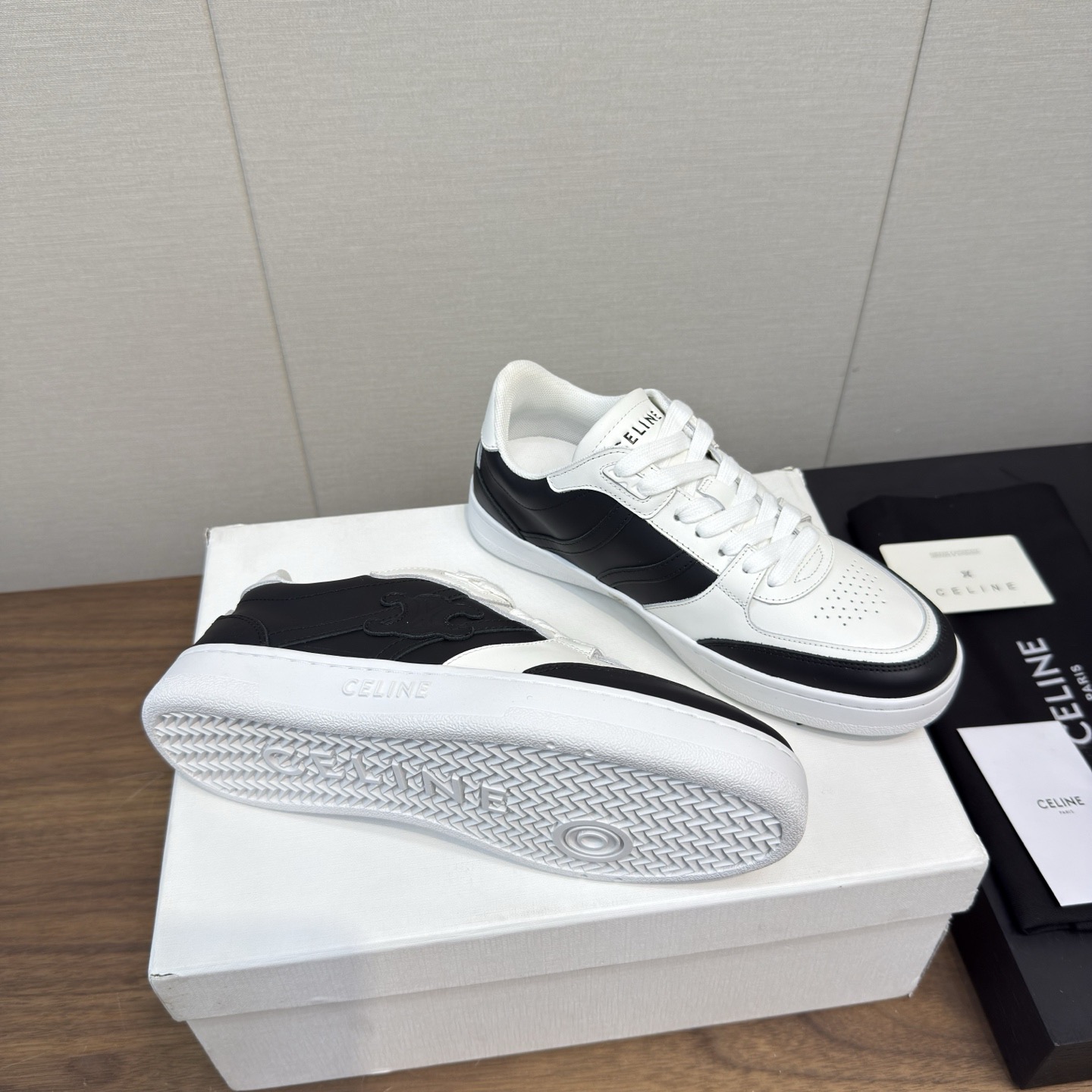 Women Top Quality C*eline shoes