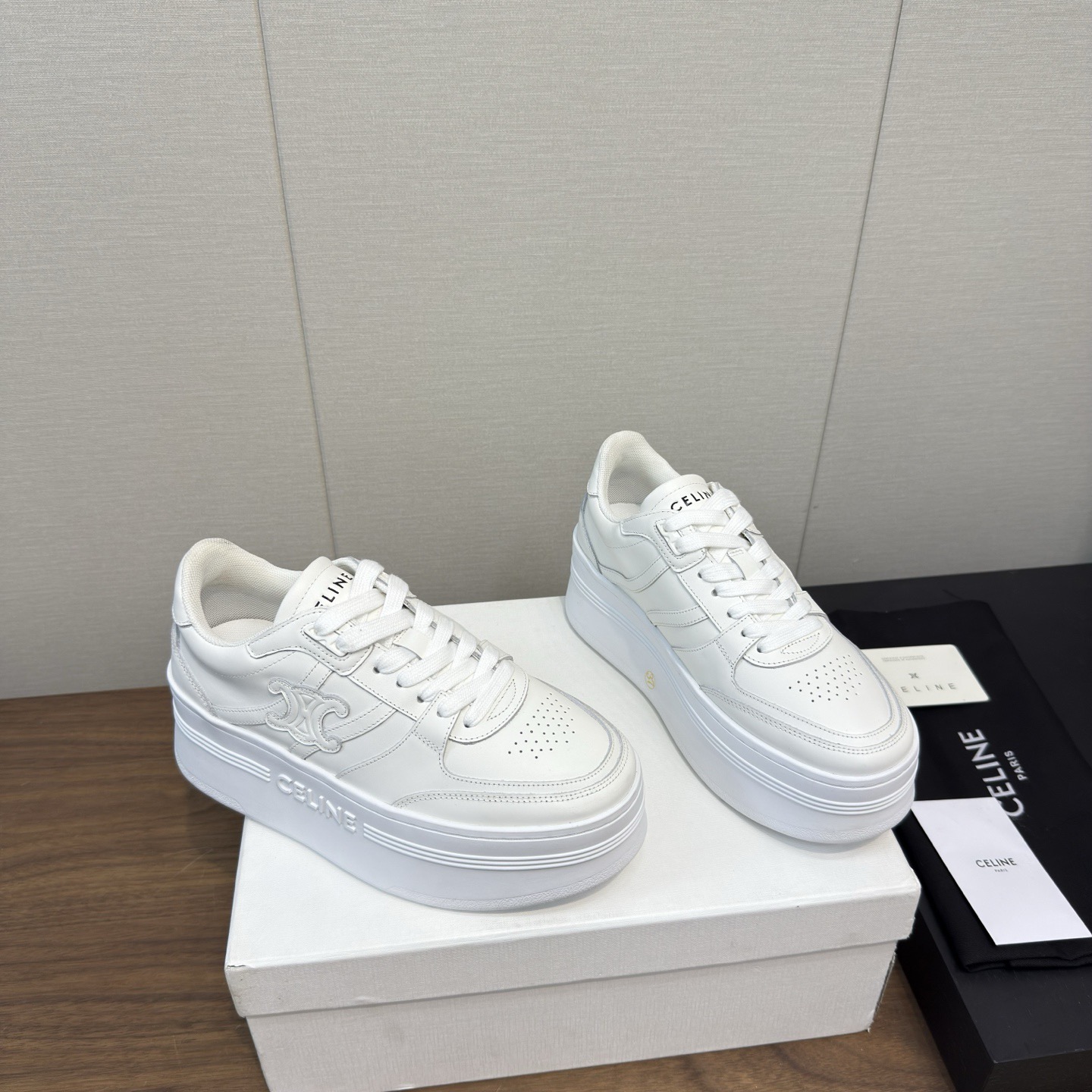 Women Top Quality C*eline shoes