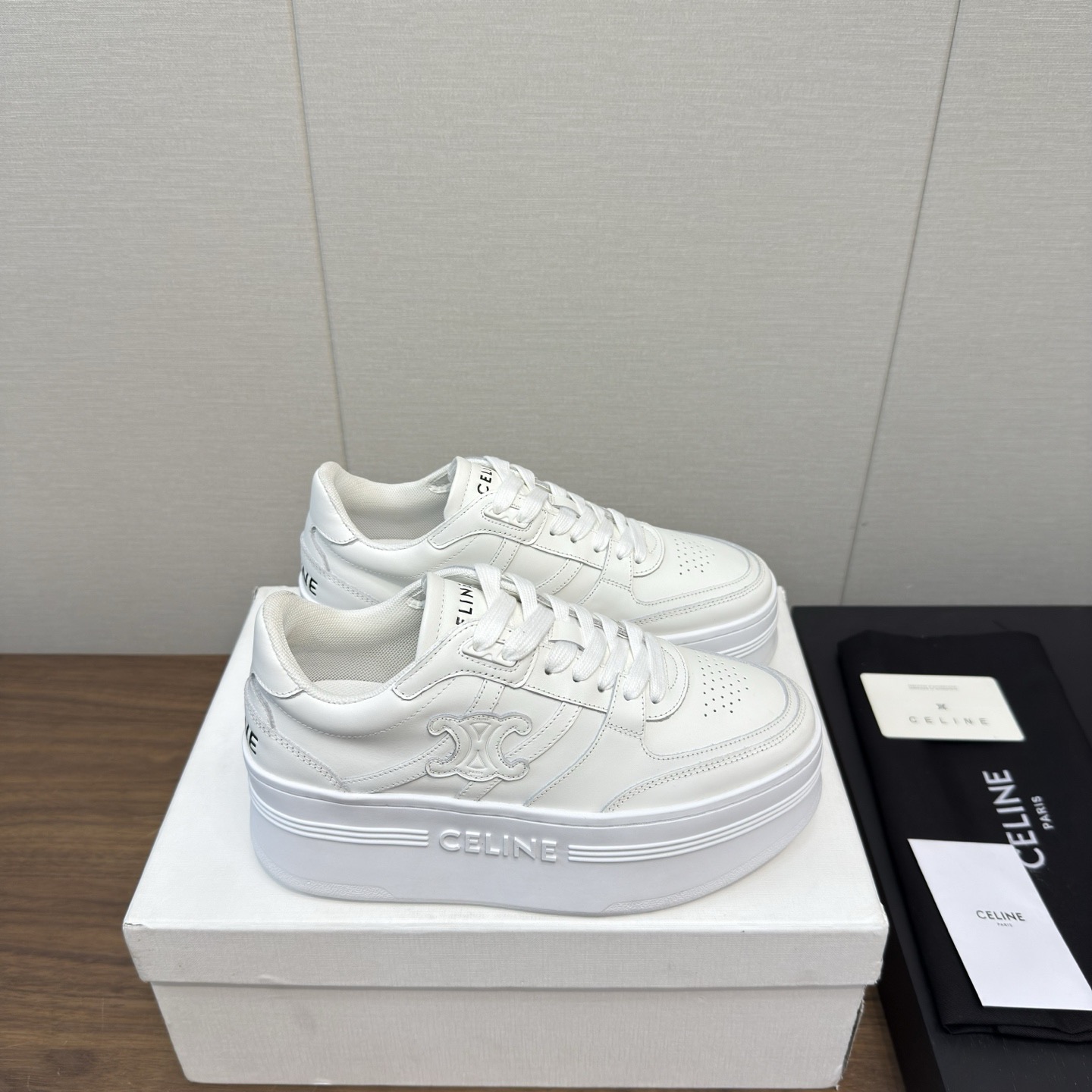 Women Top Quality C*eline shoes