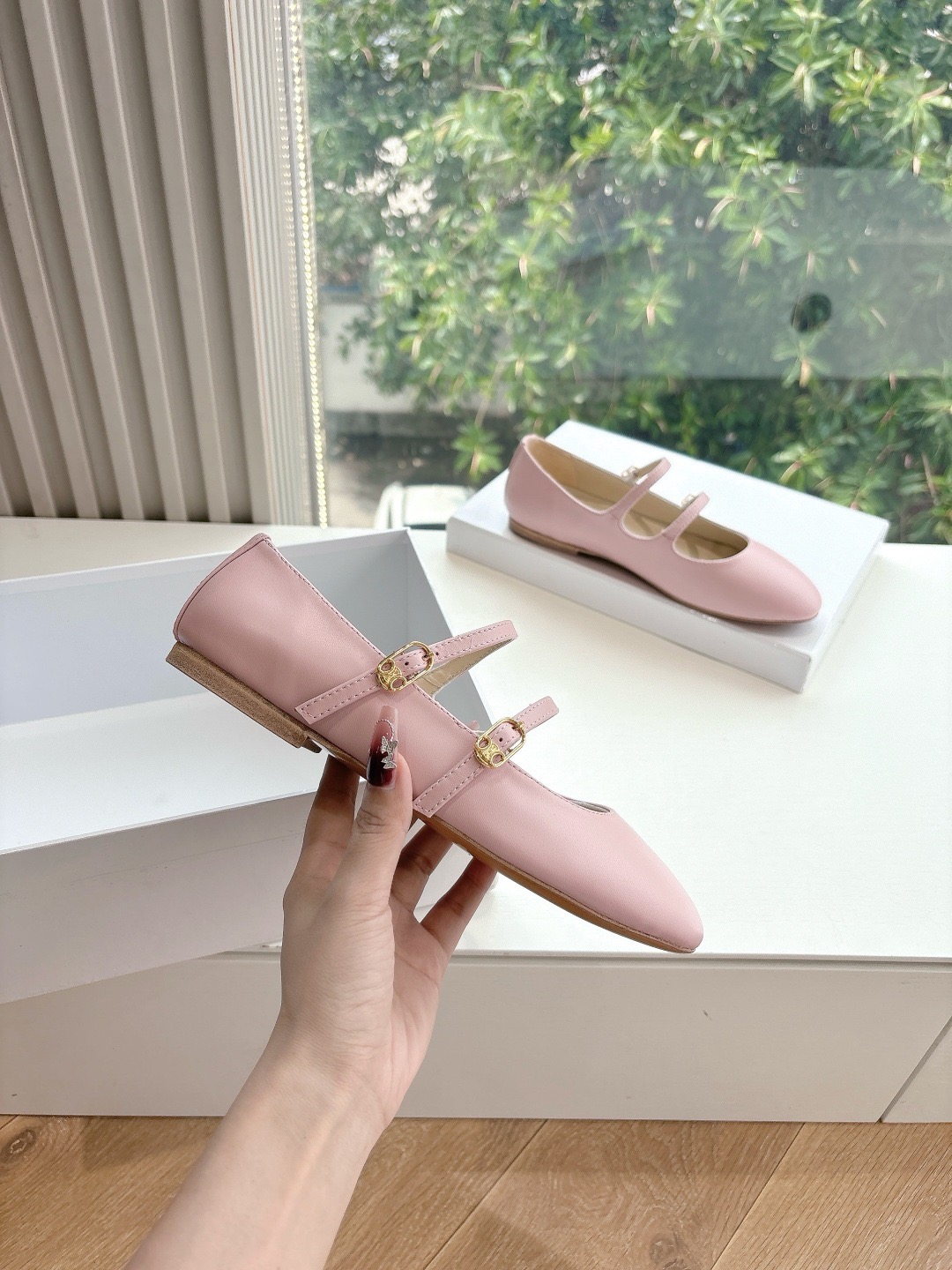 Women Top Quality C*eline shoes