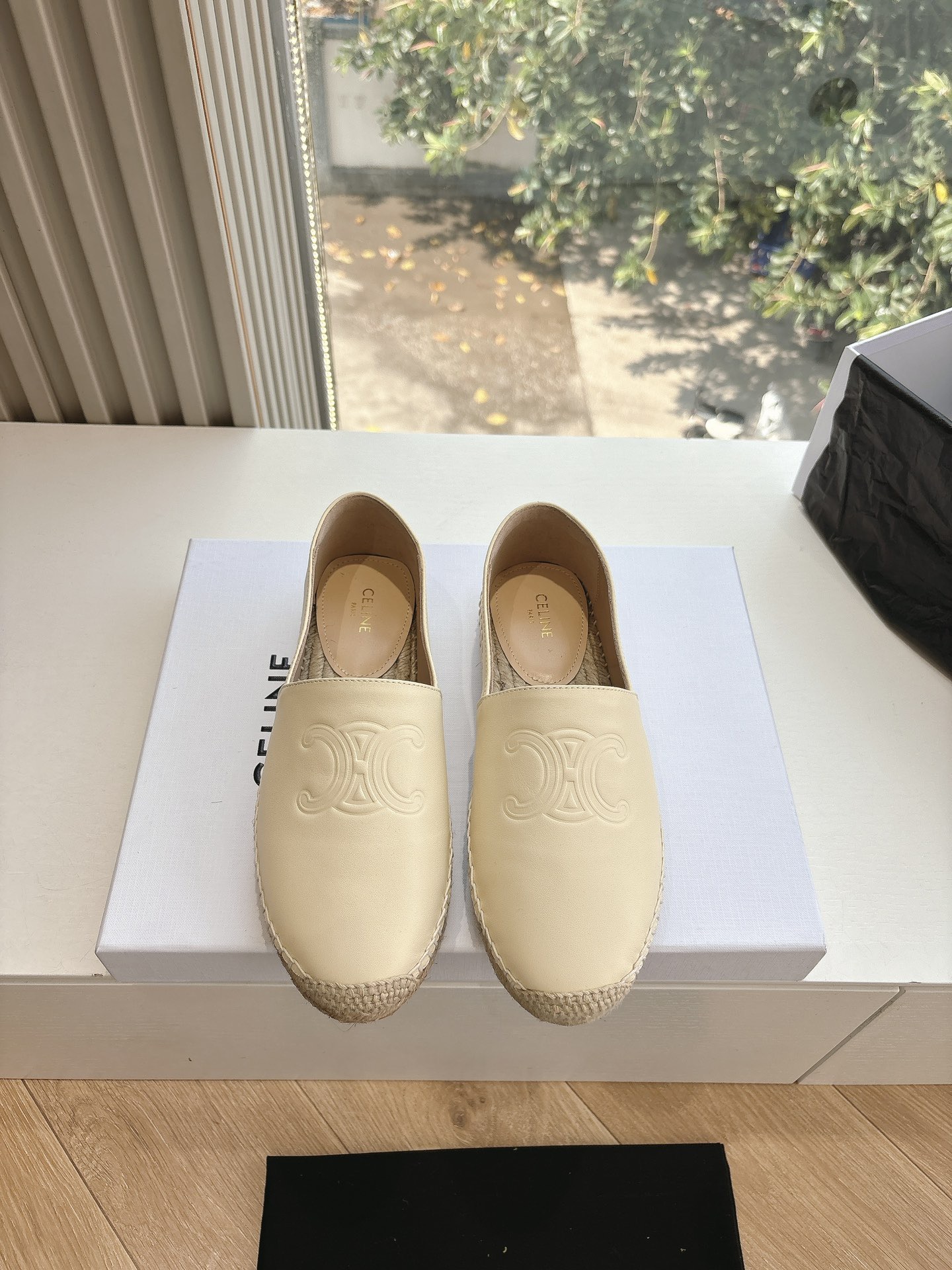 Women Top Quality C*eline shoes