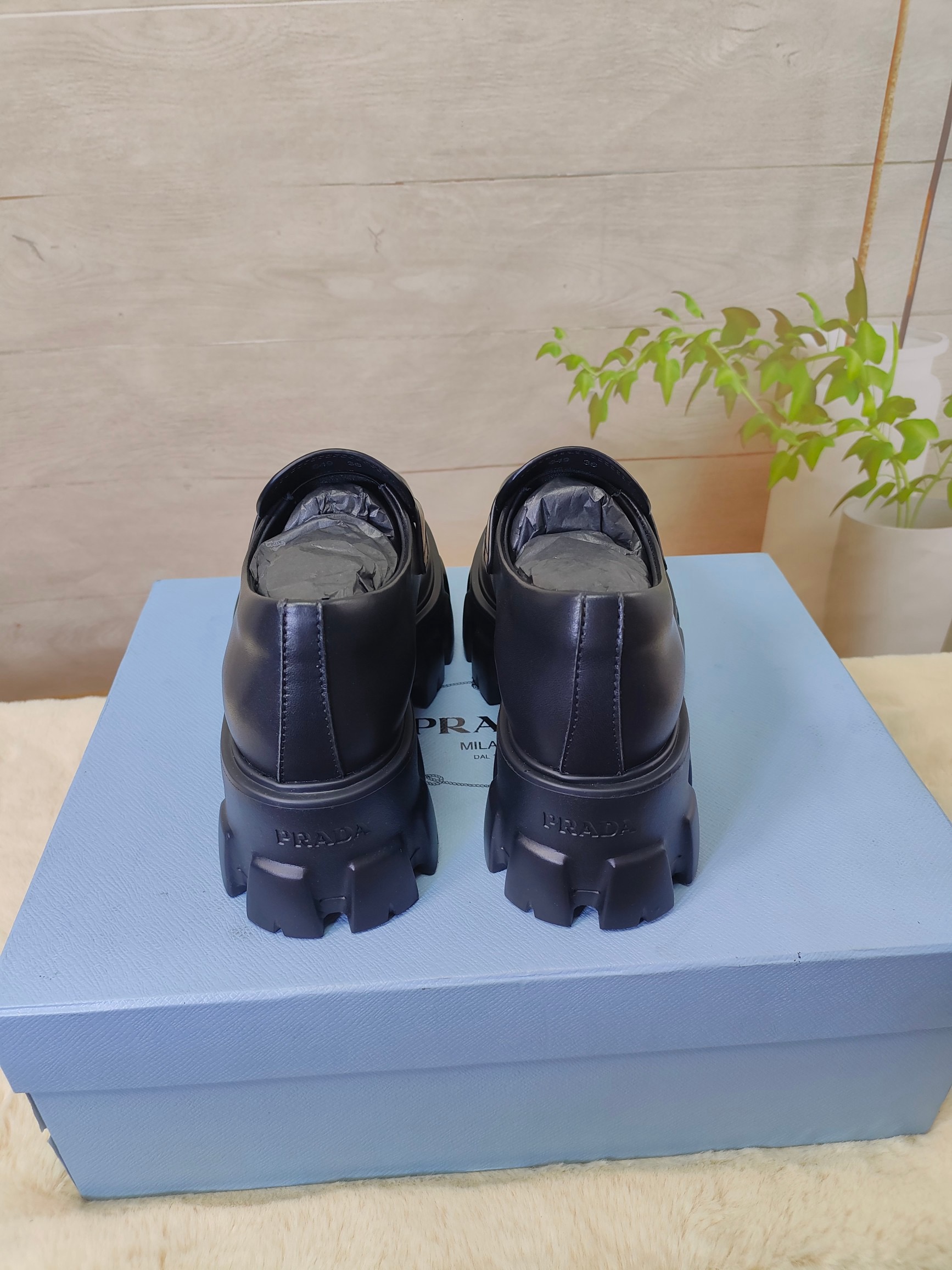 Women Men Top Quality P*rada shoes