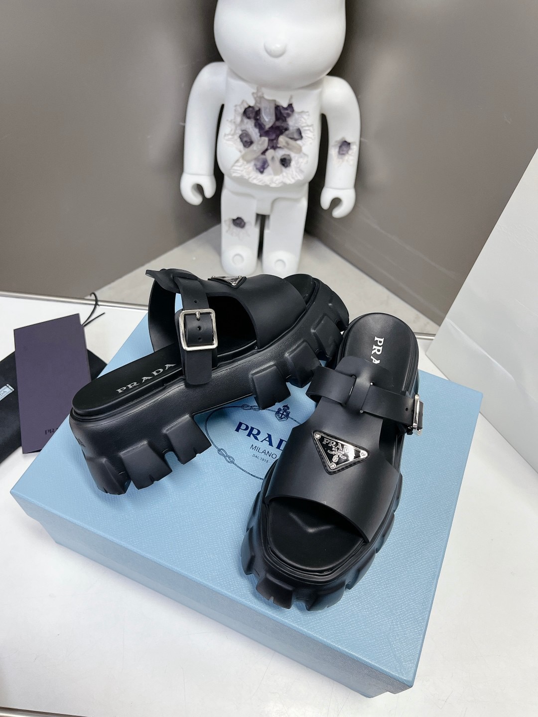 Women Top Quality P*rada shoes