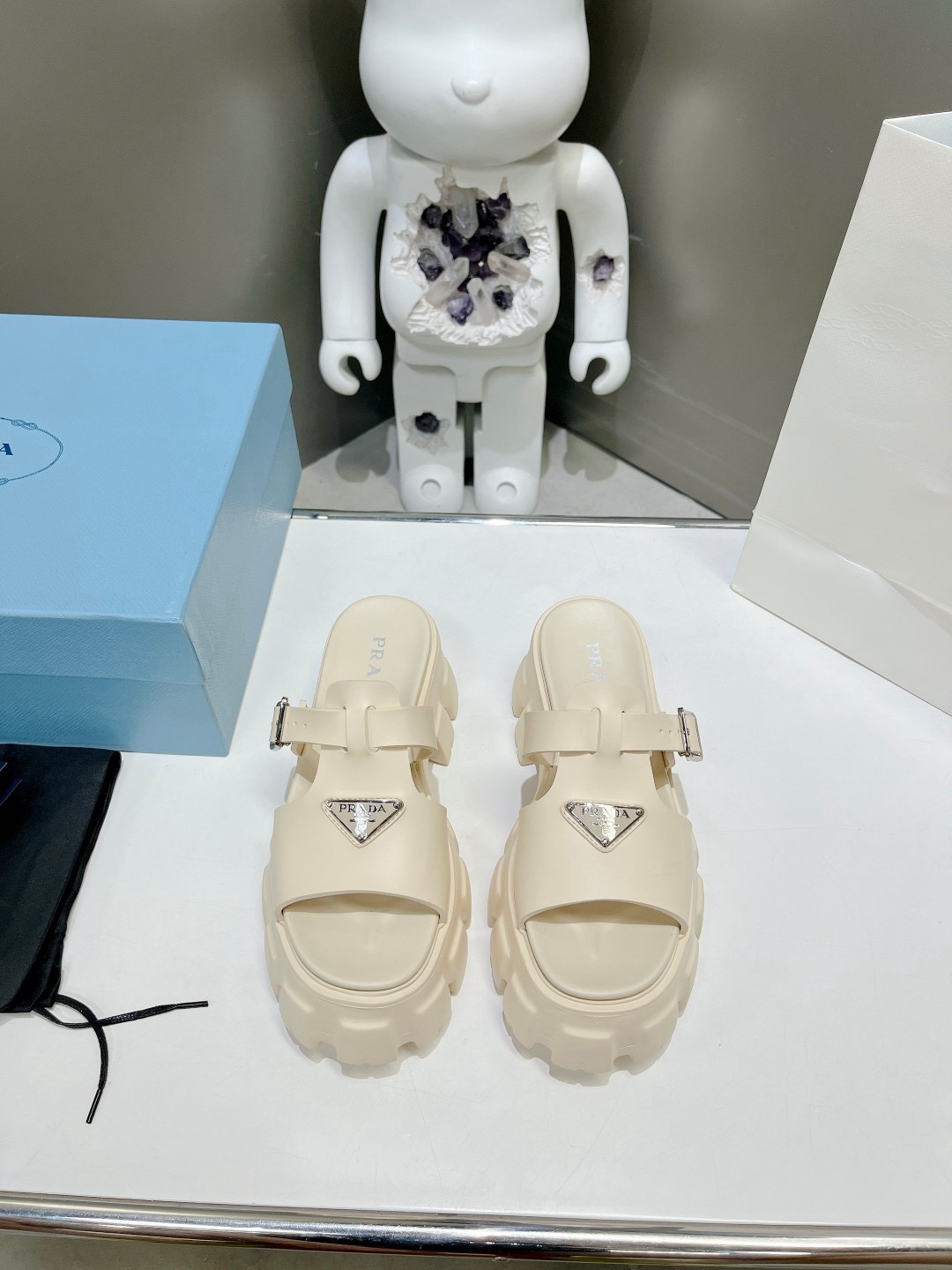 Women Top Quality P*rada shoes