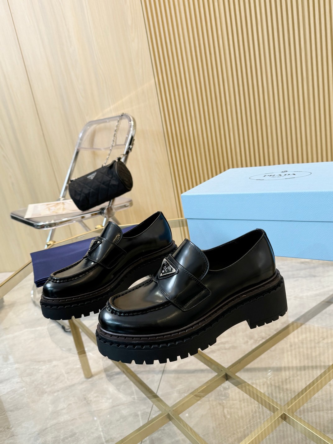 Women Top Quality P*rada shoes