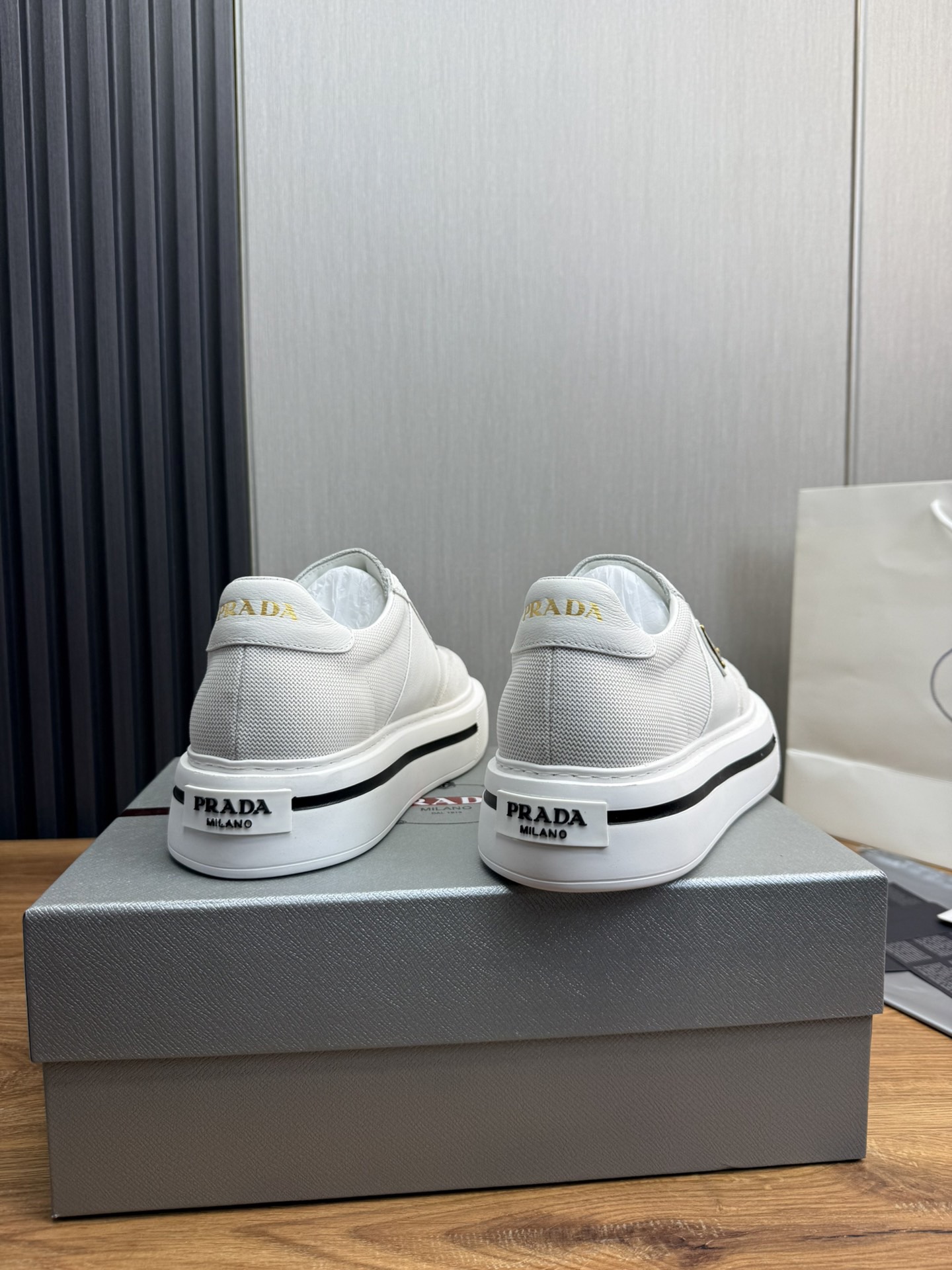 Women Men Top Quality P*rada shoes