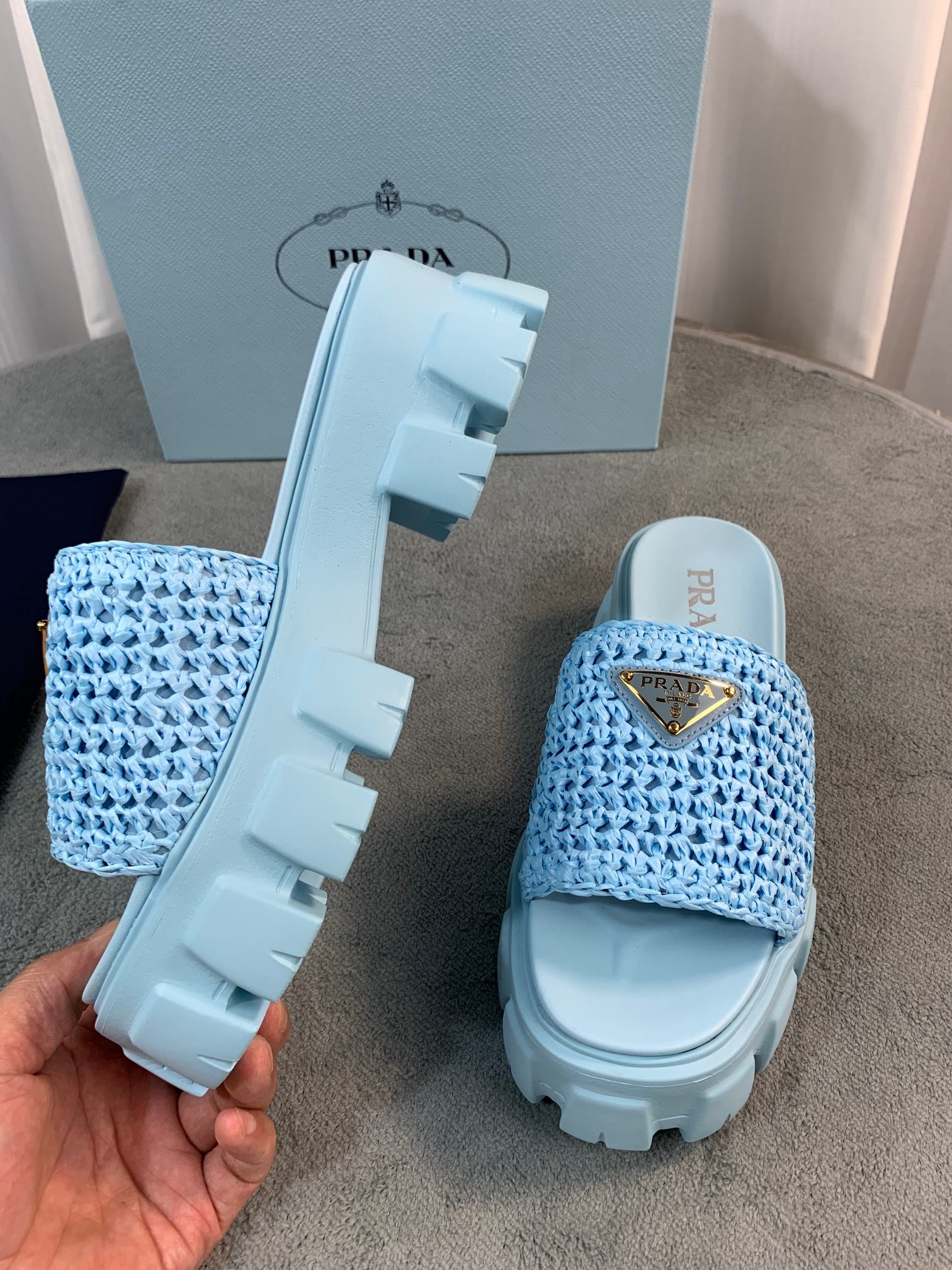 Women Top Quality P*rada shoes