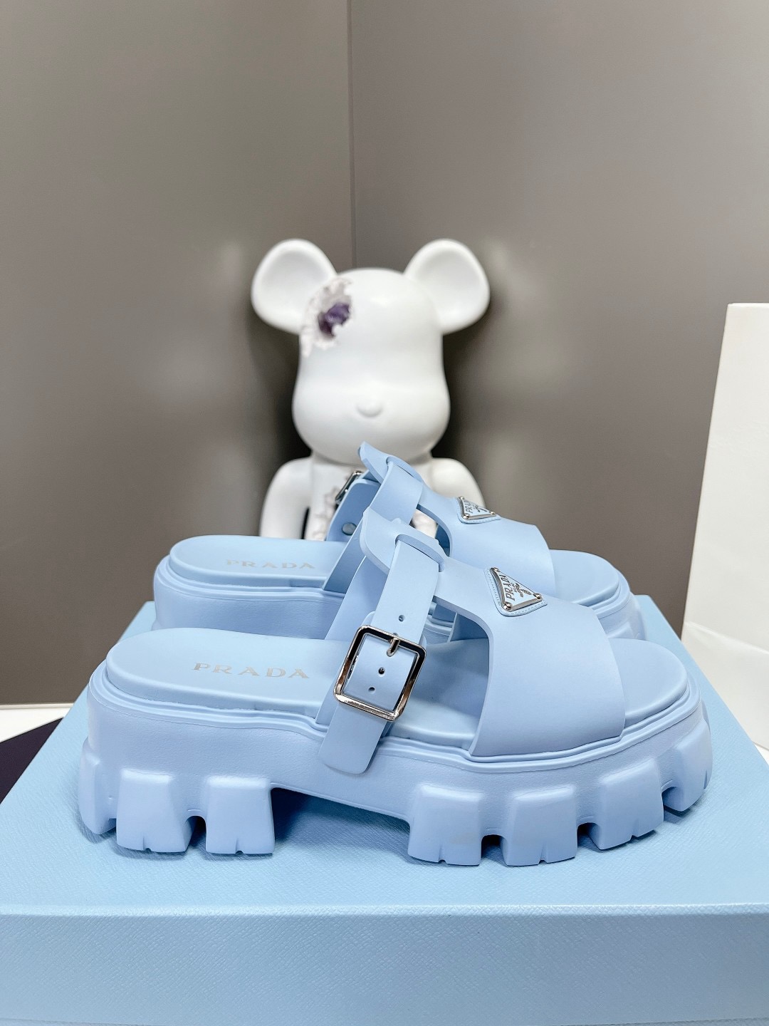 Women Top Quality P*rada shoes