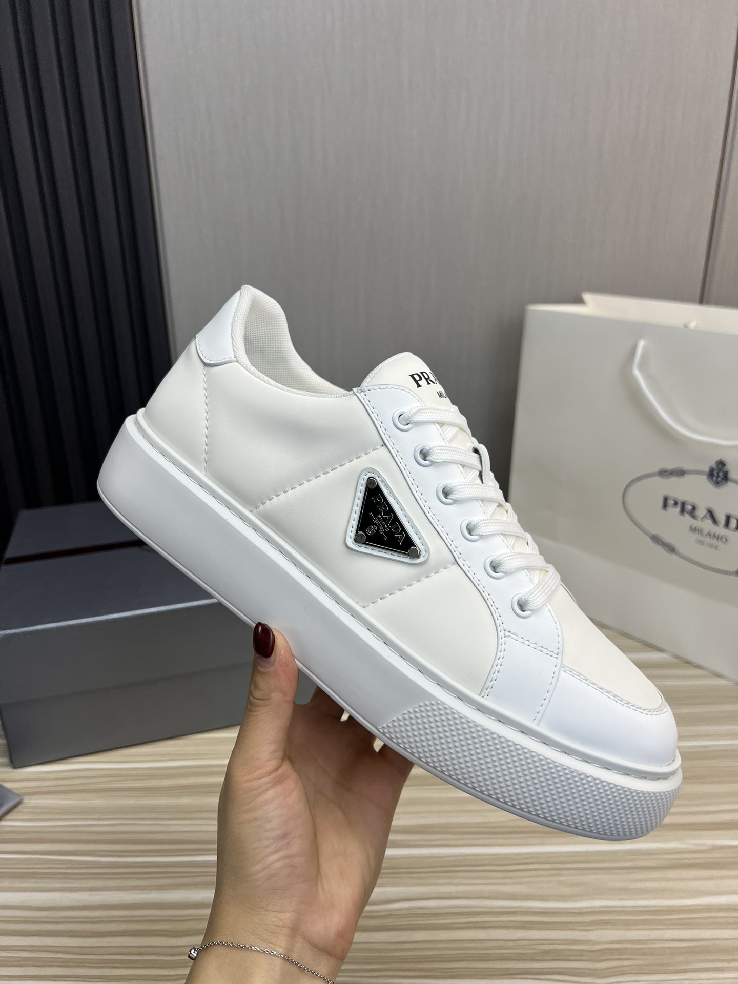 Women Men Top Quality P*rada shoes