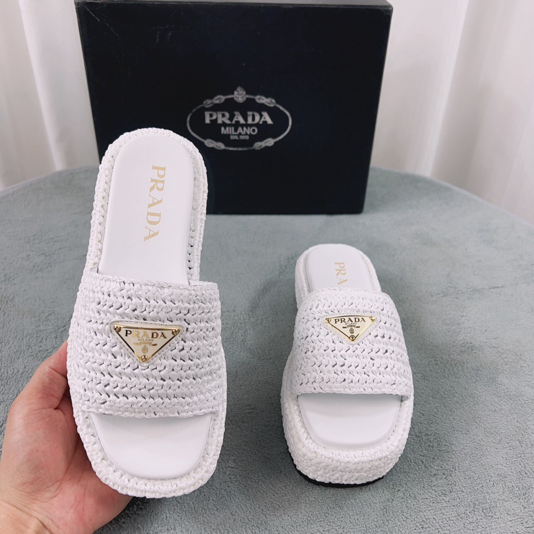 Women Top Quality P*rada shoes