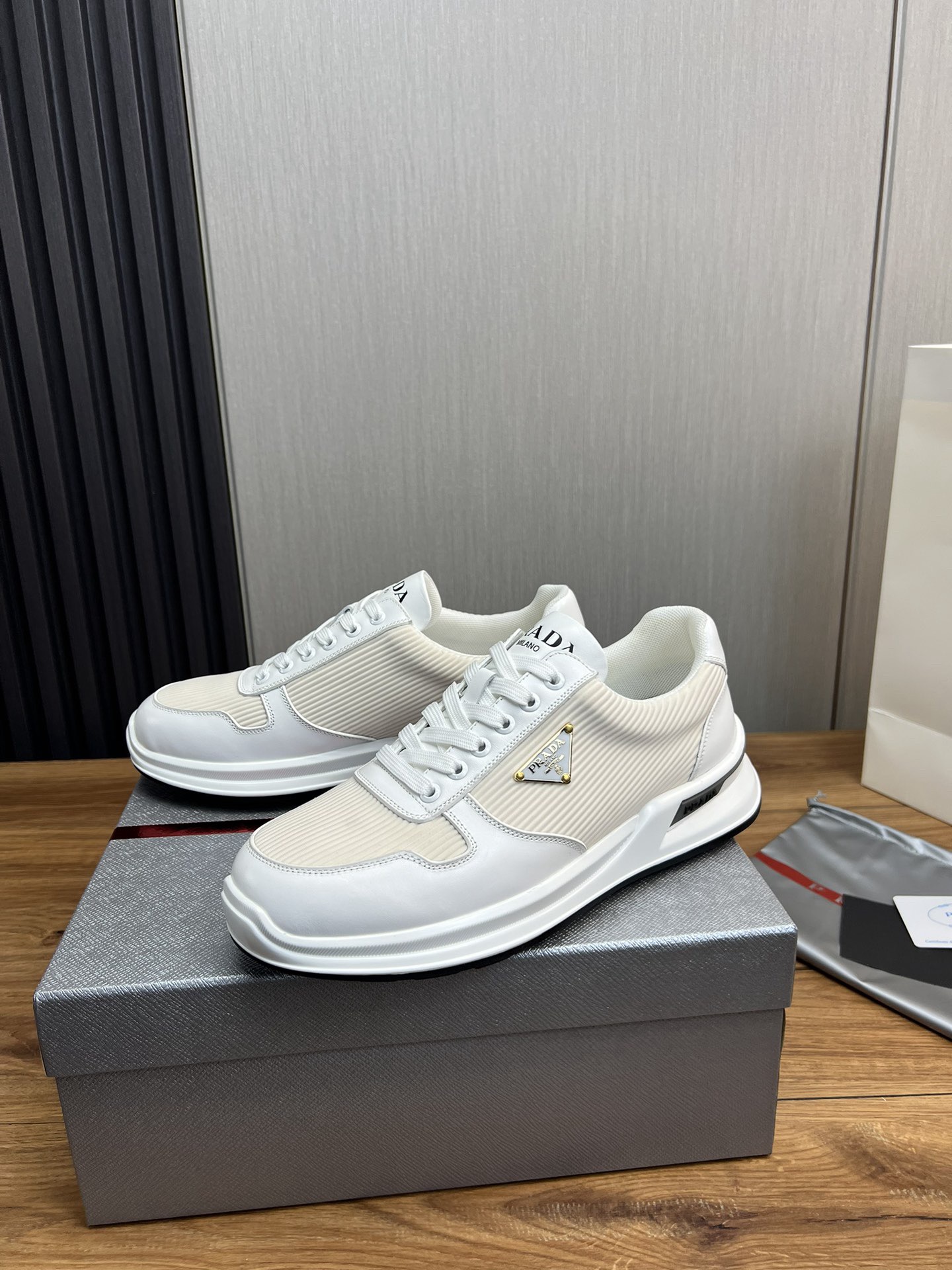 Women Men Top Quality P*rada shoes